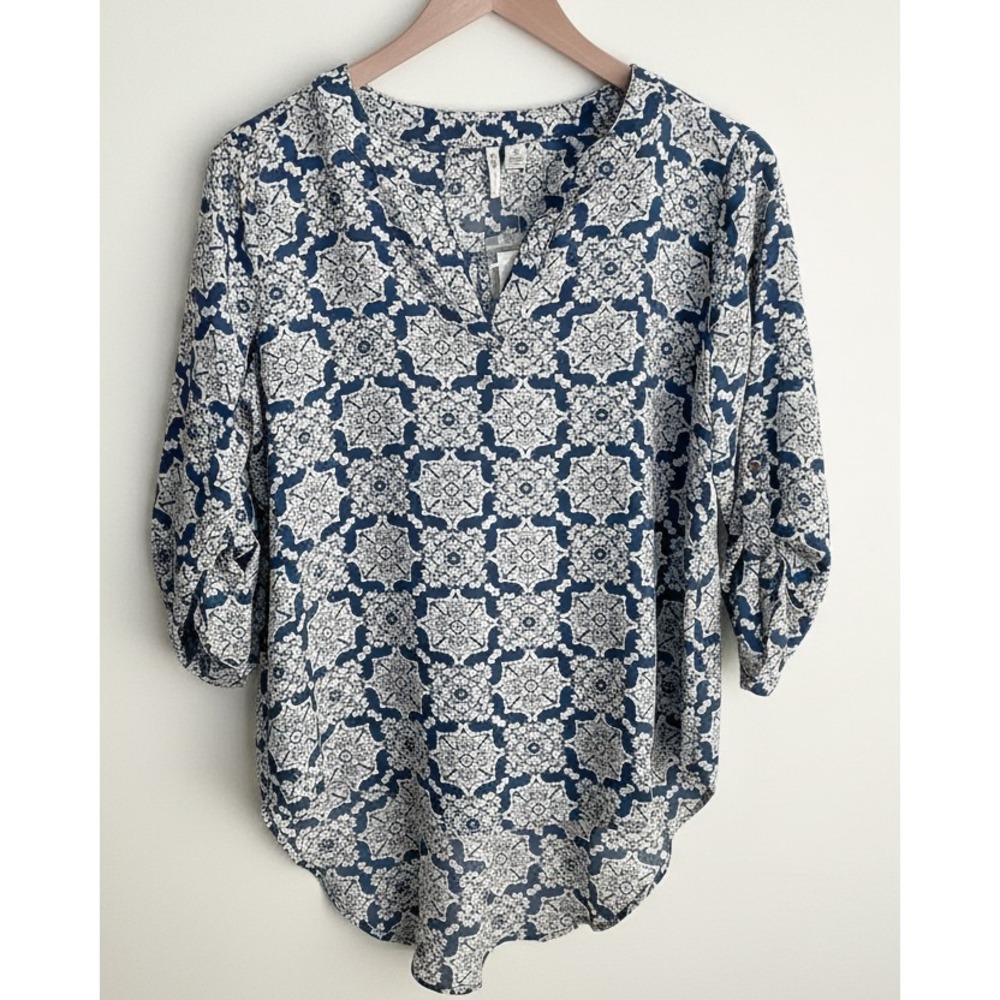 Cato‎ Taupe Gray Knit Top Size Small